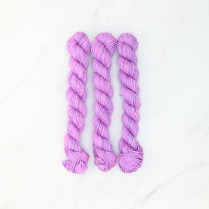 Skein Sisters Fabulous Sock Minis 20g/80m in colourway Hypercolour – 4ply weight merino, nylon yarn