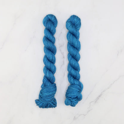 Skein Sisters Fabulous Sock Minis 20g/80m in colourway Kingfisher – 4ply weight merino, nylon yarn
