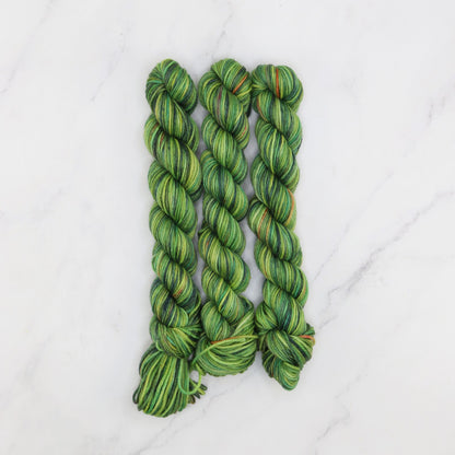 Skein Sisters Fabulous Sock Minis 20g/80m in colourway Leaf – 4ply weight merino, nylon yarn