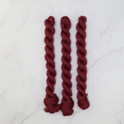 Skein Sisters Fabulous Sock Minis 20g/80m in colourway Red Velvet Cake – 4ply weight merino, nylon yarn