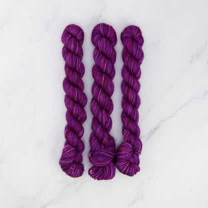 Skein Sisters Fabulous Sock Minis 20g/80m in colourway Sorcery – 4ply weight merino, nylon yarn