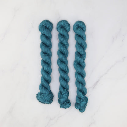 Skein Sisters Fabulous Sock Minis 20g/80m in colourway Titanic – 4ply weight merino, nylon yarn