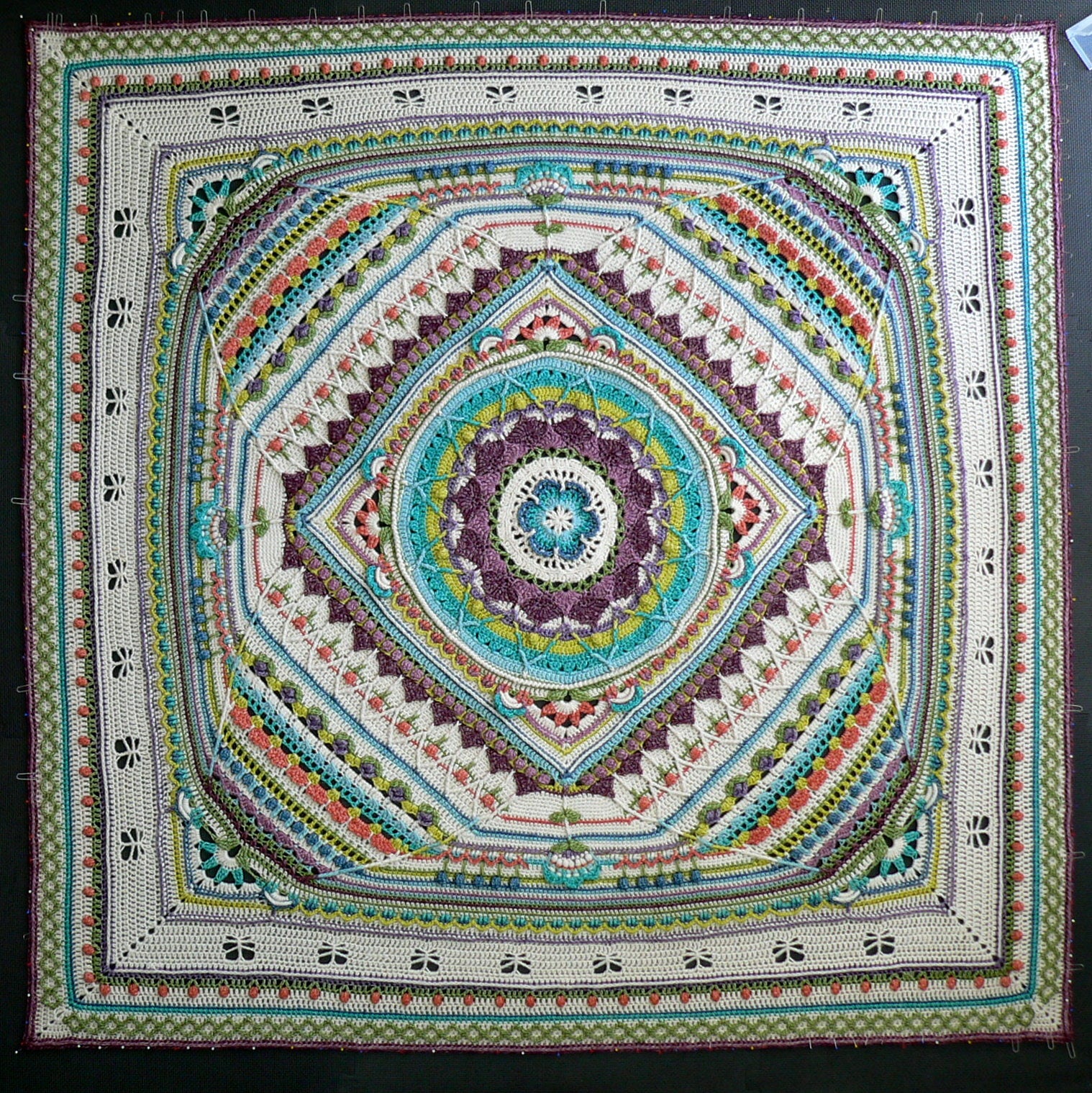 Sophie's Universe crochet kit – view 2