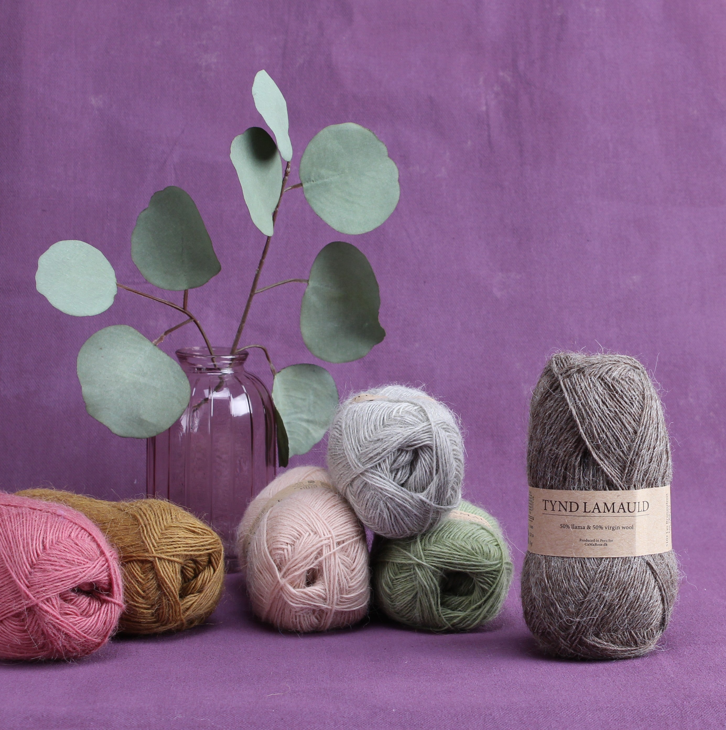 CaMaRose Tynd Lamauld – 4ply weight llama, wool yarn