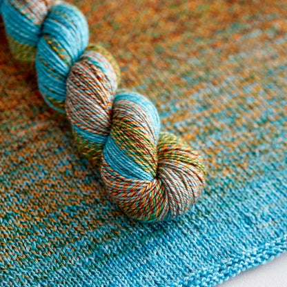 Urth Yarns Spiral Grain Sport – 5ply weight merino yarn – view 3