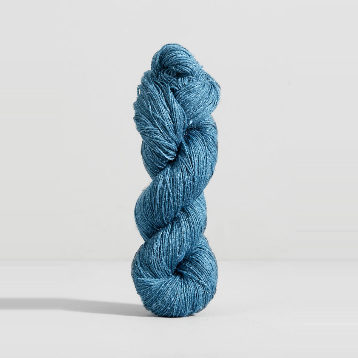 Urth Yarns Trill – Bluejay