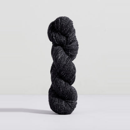 Urth Yarns Trill – Raven