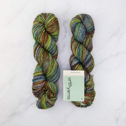 Urth Yarns Uneek Fingering in colourway 3030 – 4ply weight merino yarn