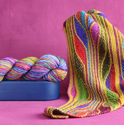 Urth Yarns Uneek Fingering – 4ply weight merino yarn – view 2