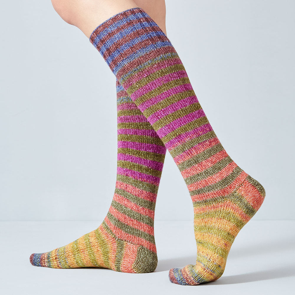 Urth Yarns Uneek Sock Kit in colourway 55 – 4ply weight merino, nylon yarn