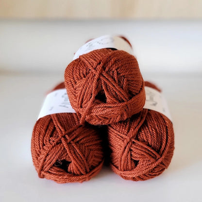 Woolly Yarns Woolly 8ply in colourway Sly Fox – 8ply weight wool yarn