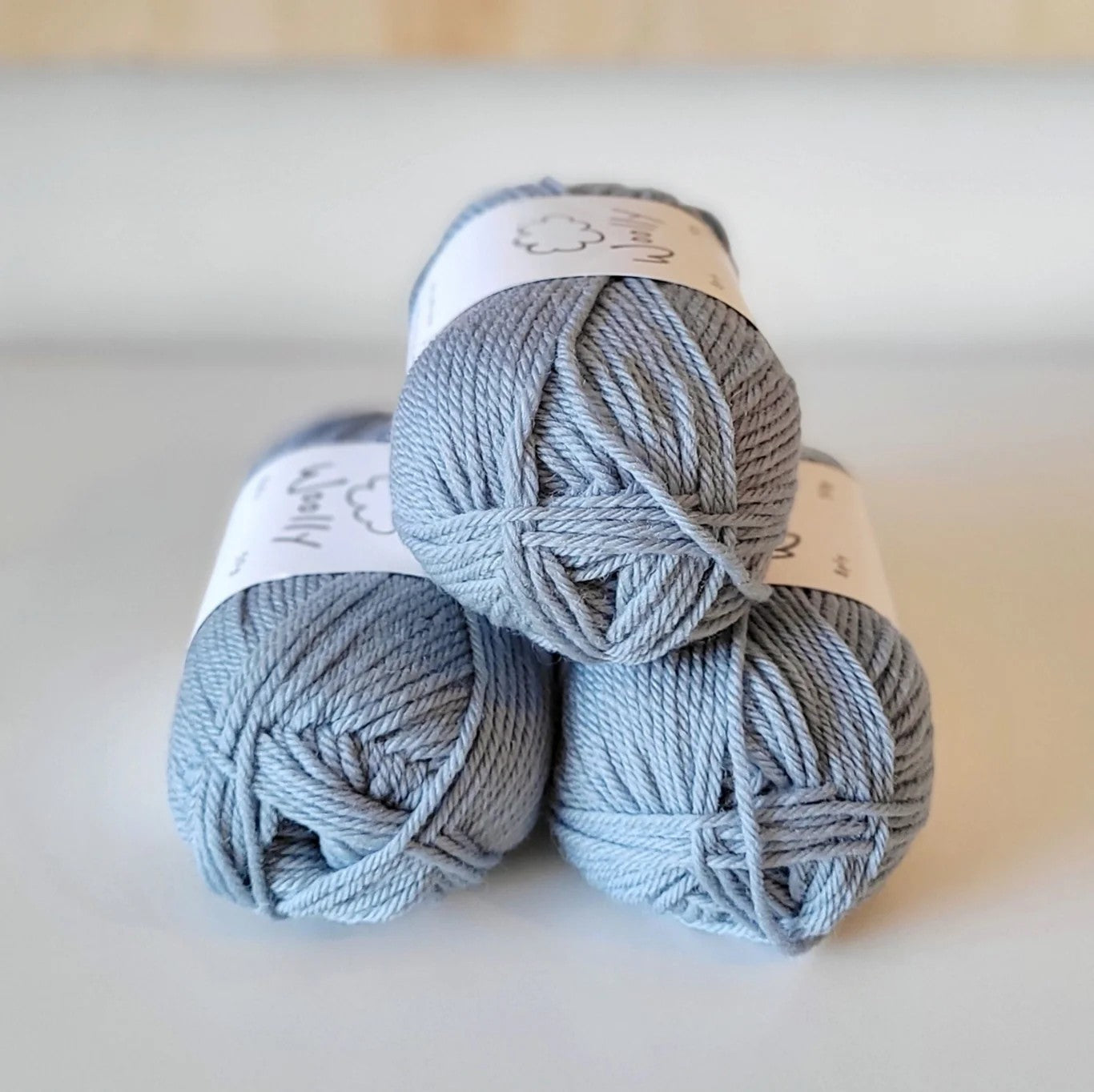 Woolly Yarns Woolly 8ply in colourway Billie Jean – 8ply weight wool yarn