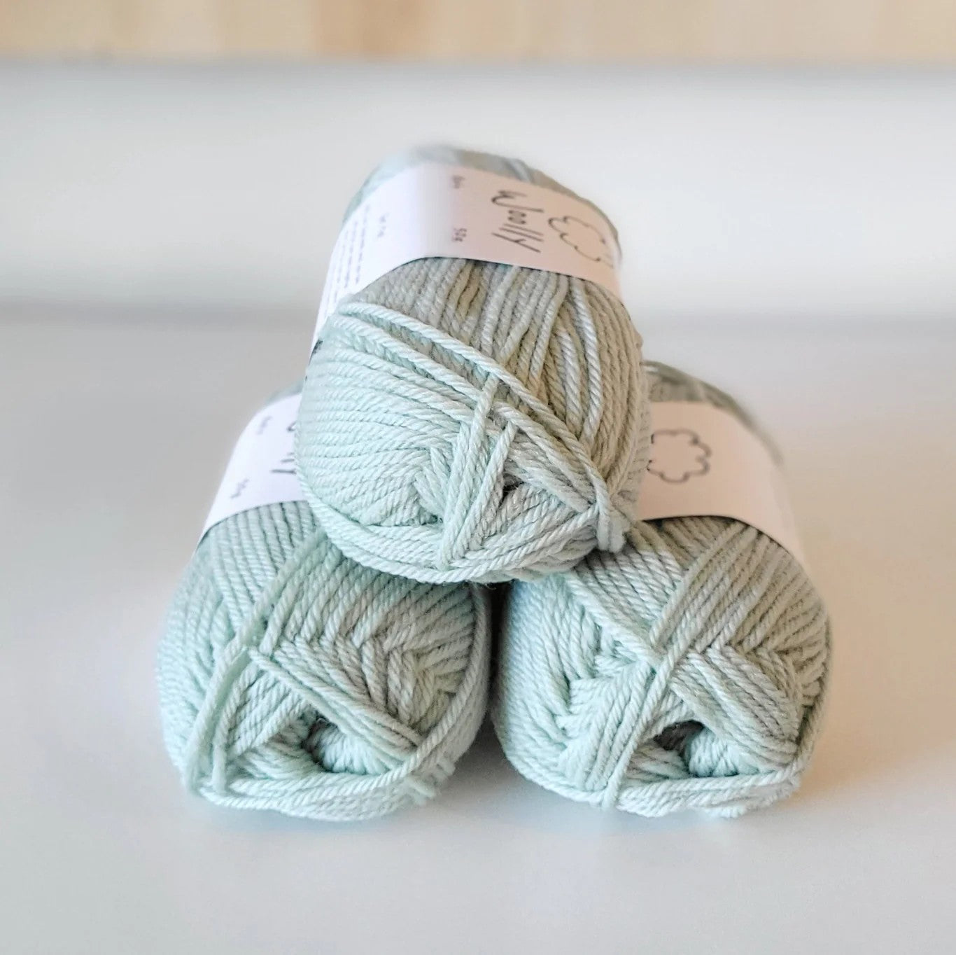 Woolly Yarns Woolly 8ply in colourway Mint To Be – 8ply weight wool yarn