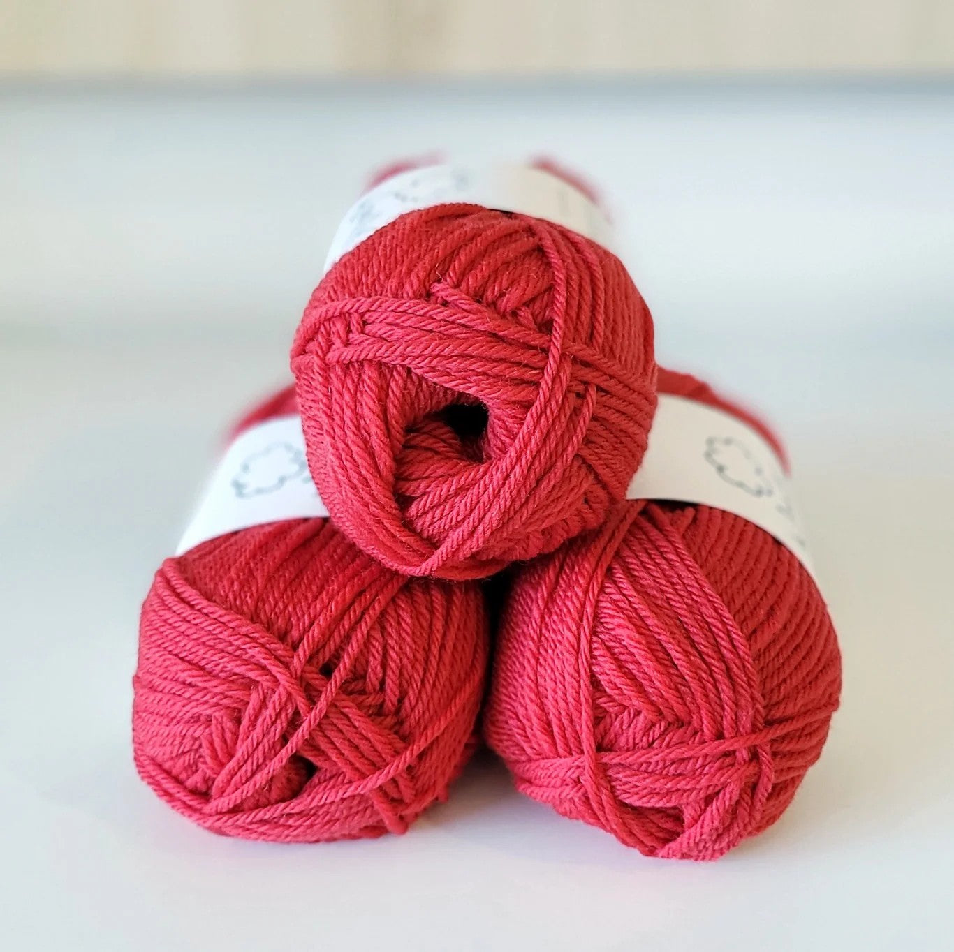 Woolly Yarns Woolly 8ply in colourway Poppy – 8ply weight wool yarn