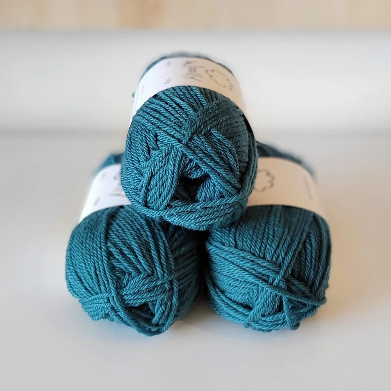 Woolly Yarns Woolly 8ply in colourway Malachite – 8ply weight wool yarn