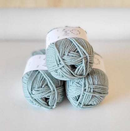 Woolly Yarns Woolly 8ply in colourway Quackers – 8ply weight wool yarn